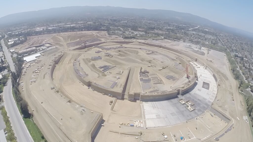  Apple Campus 2のコスト懸念の中、Foster + PartnersがApple Retail Storeプロジェクトを引き受けると報じられている