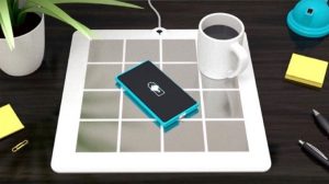 スマートフォンに薄型パッドを貼るだけでワイヤレス給電を利用できる給電システム「Energysquare」がKickstarterに登場。