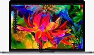 MacBook 2016 15インチモデルのフロント。