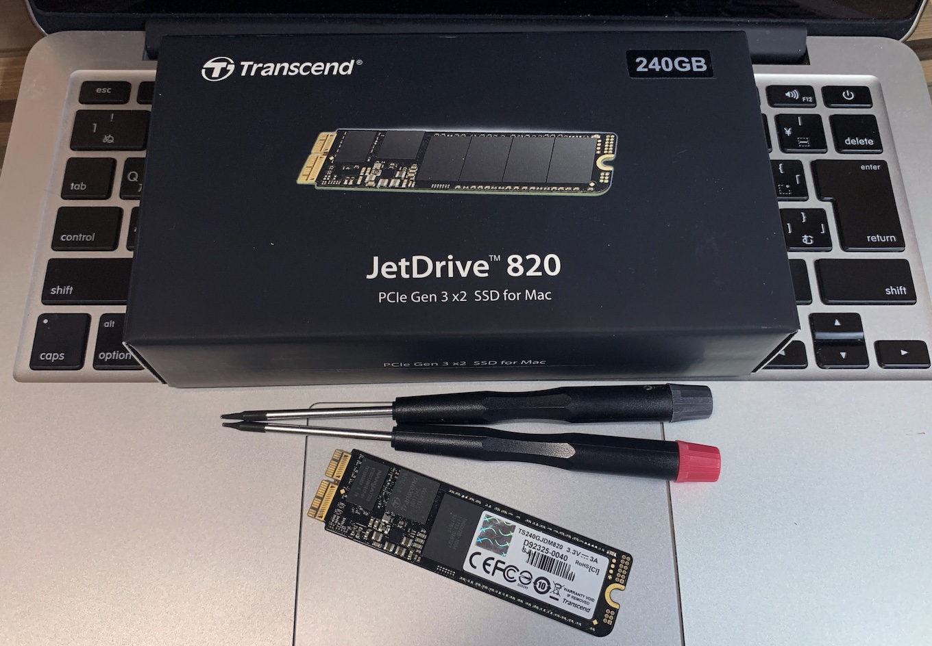Transcend JetDrive 820 240GBモデル