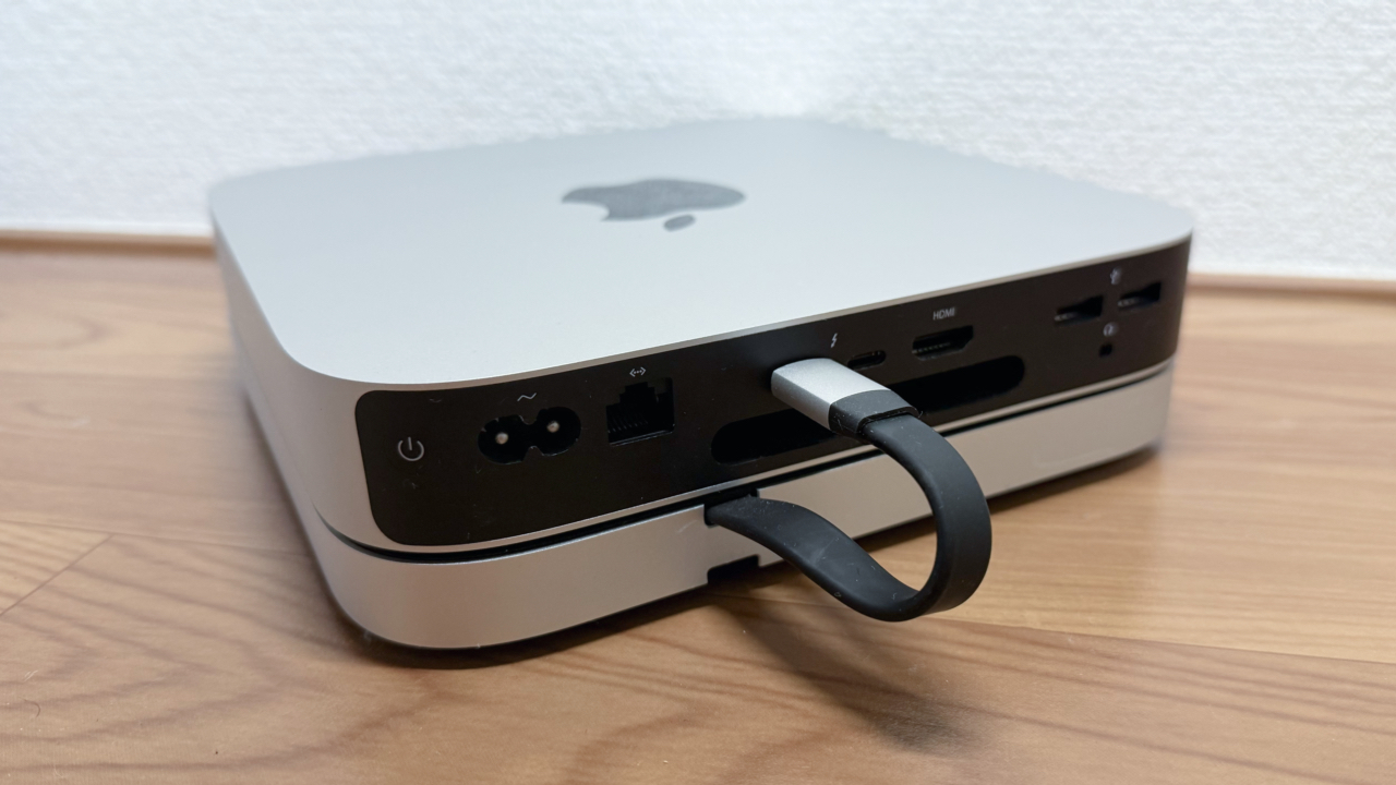 Satechi Mac mini Stand & Hubの内蔵USB-Cケーブル