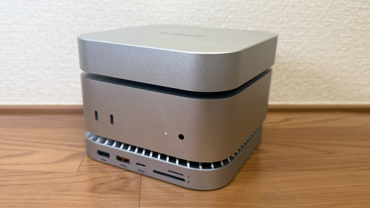 ORICO MiniMateとRayCue Mac Mini M4 Stand & Hub With SSD Enclosure