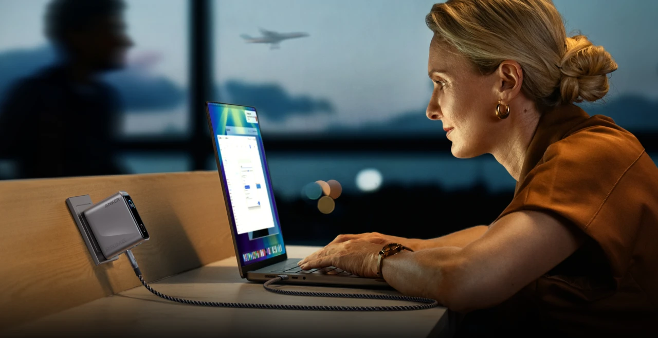 Anker Prime Charger (160W, 3 Ports, Smart Display)