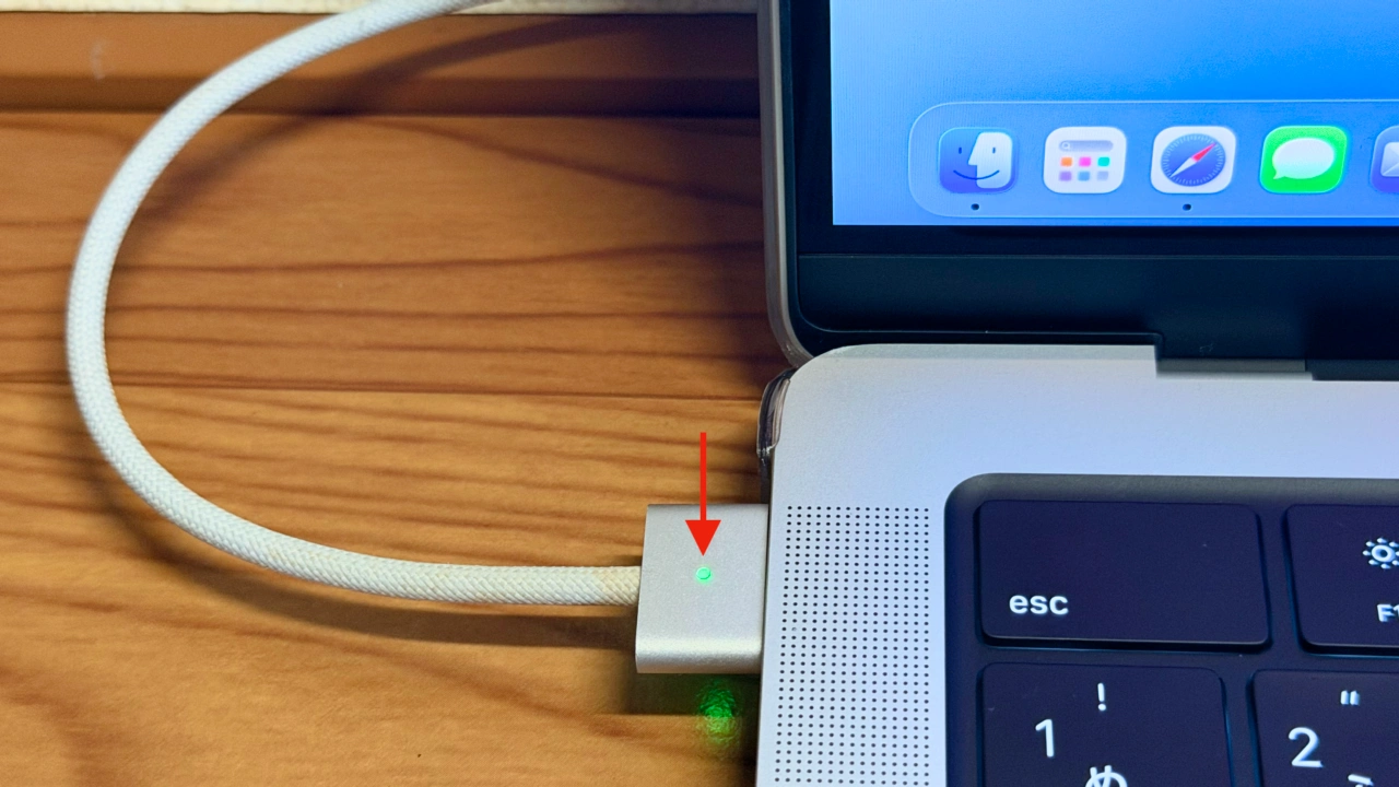 MacBook Pro MagSafe 3 LED