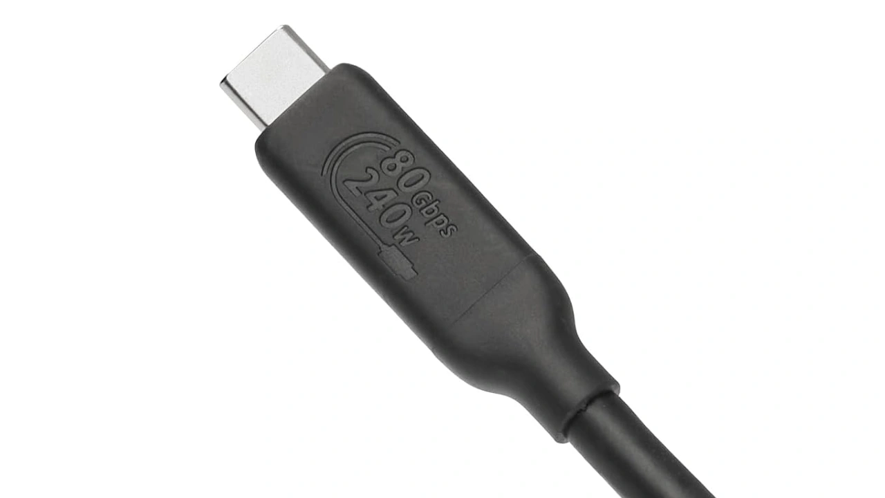 Amazonベーシック USB4 C to C高速充電ケーブル